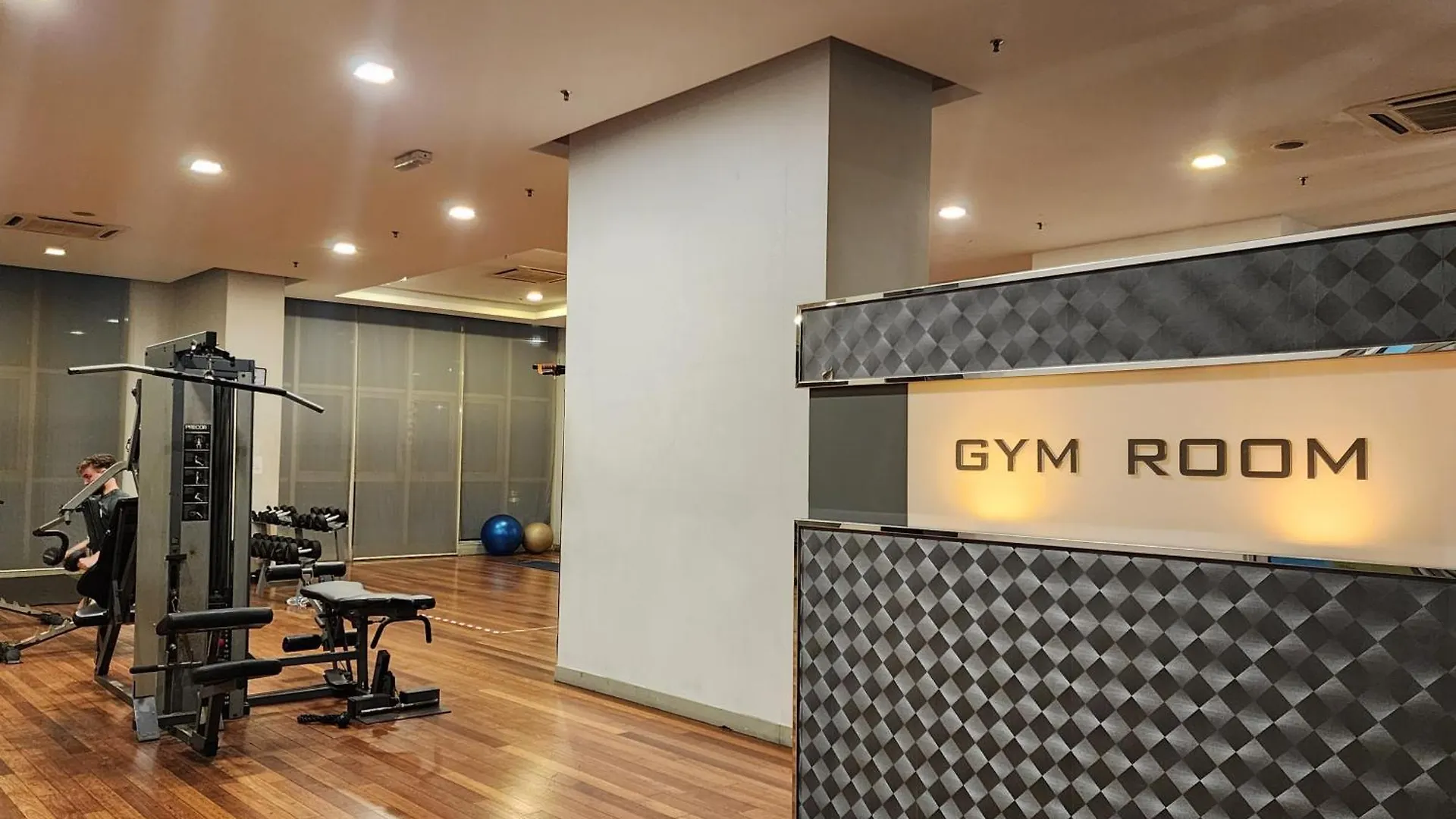 Regalia Suites Best Couples Studio Klcc Kuala Lumpur Apartment